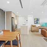 Luxury Ocean View Burleigh Apartment