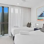 Luxury Ocean View Burleigh Apartment