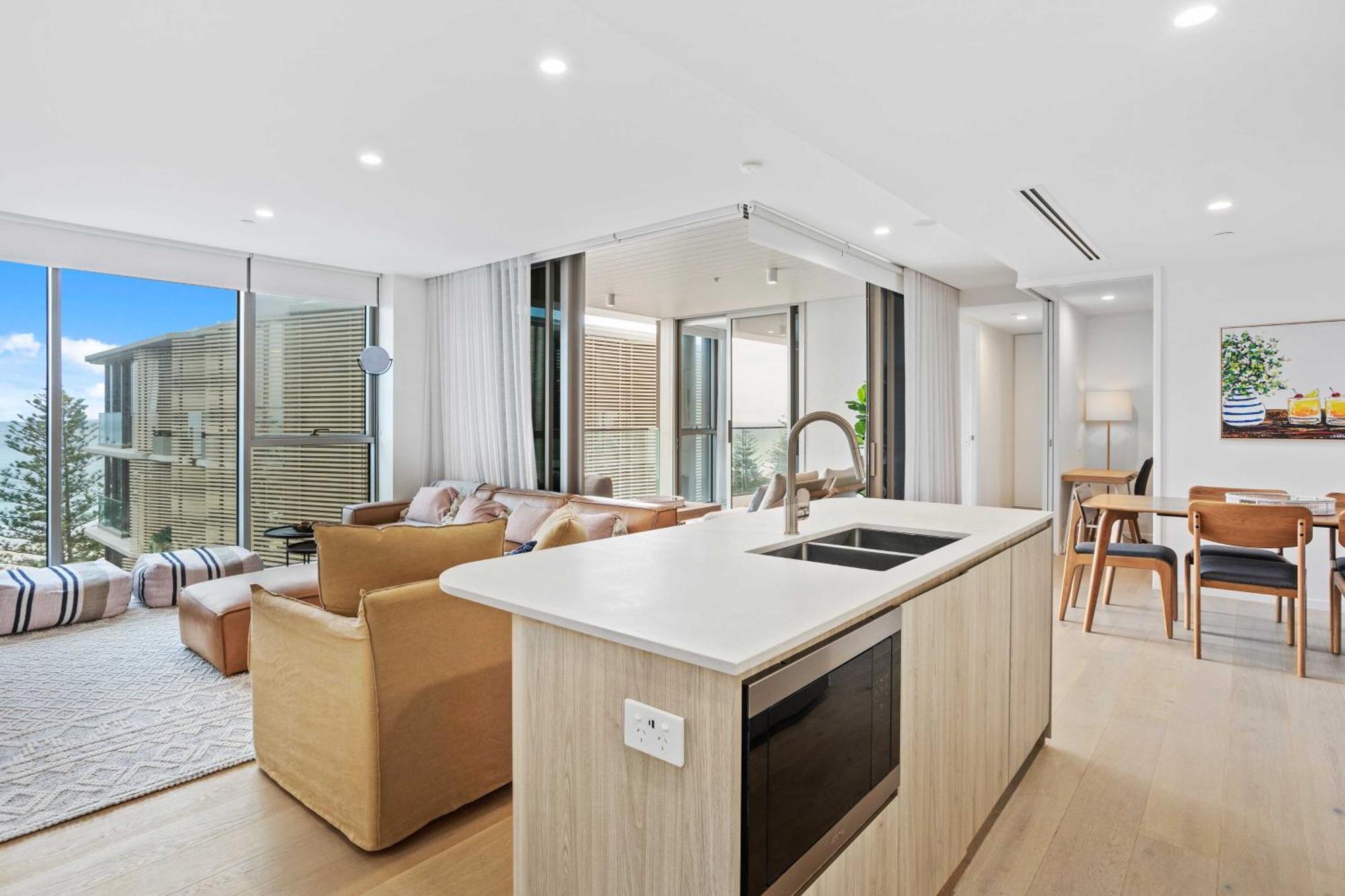 Luxury Ocean View Burleigh *